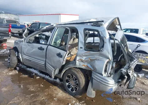 2001 Chevrolet Tracker Hard Top Lt z USA, uszkodzony, nr VIN 2CNBJ634216920126